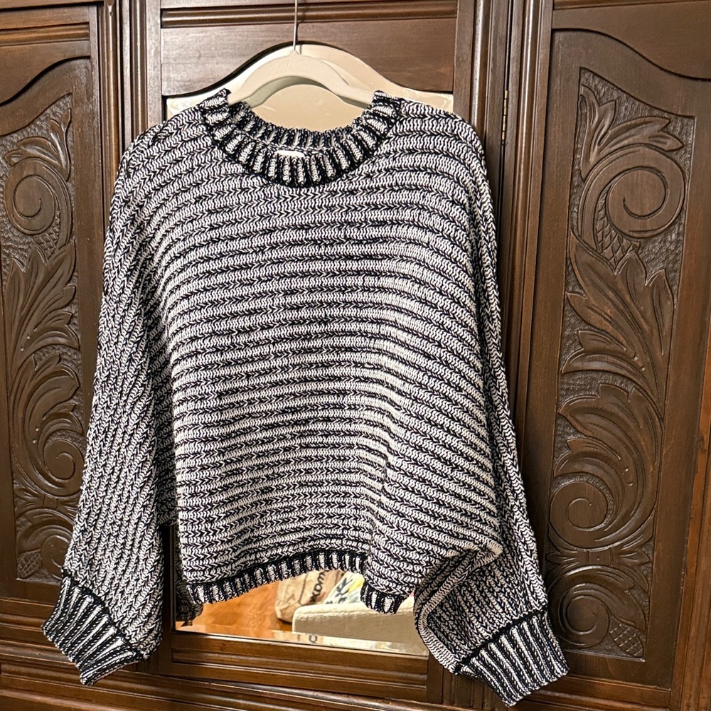 Striped Black and White Women's Sweater Planet by Lauren G NWT